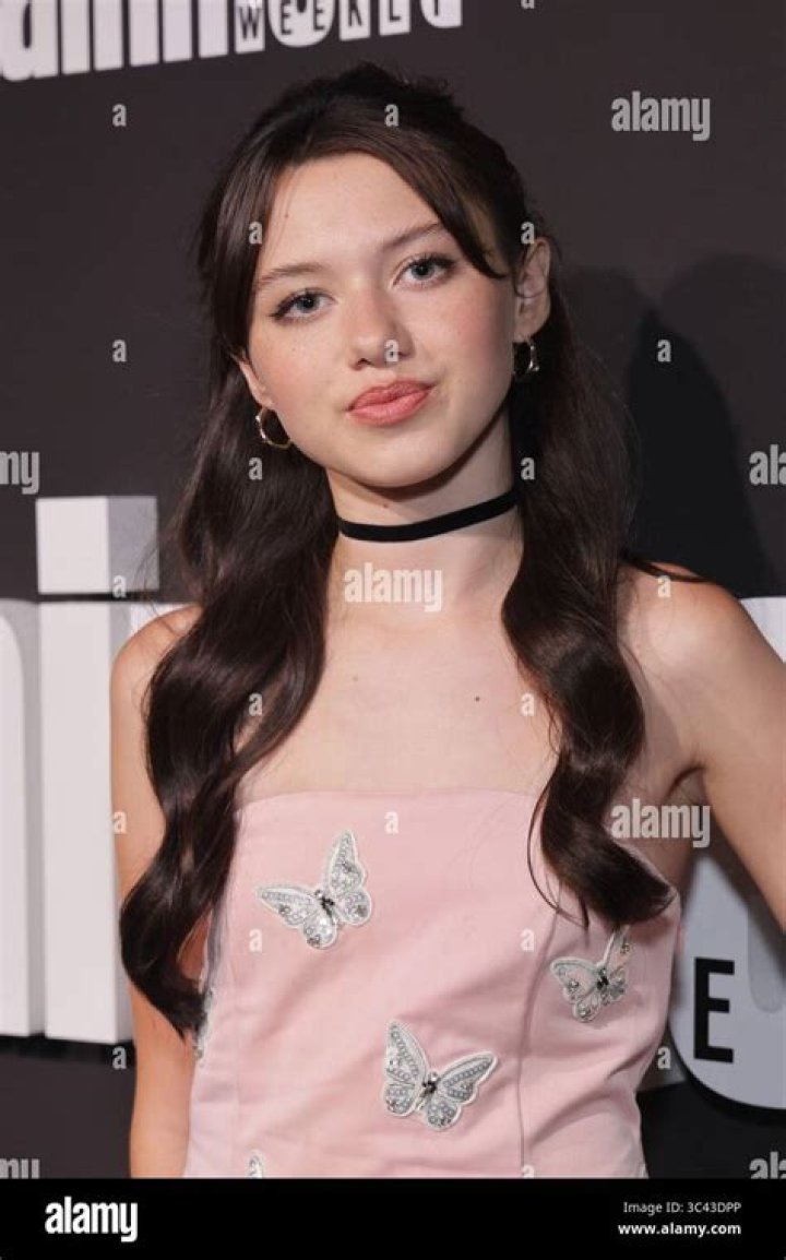Photo Violet McGraw Attends the "M3GAN" Premiere in Los Angeles