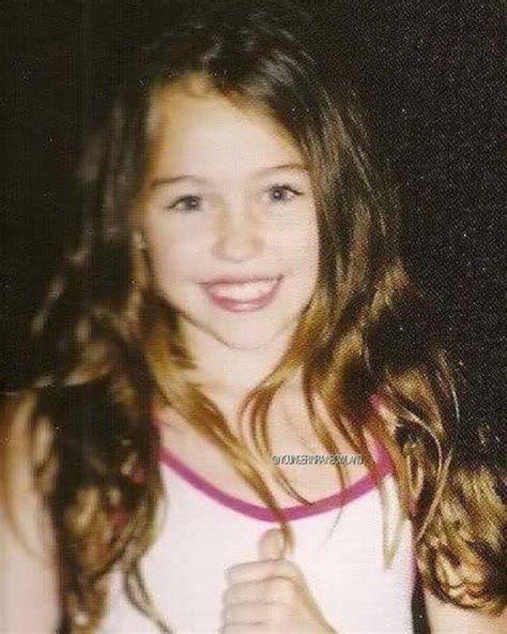 Pin by Kenan SARIKAYA on Celebrities in 2021 Noah cyrus, Celebrities