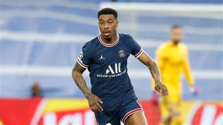 Presnel Kimpembe of PSG gives his children Kayis and Kahil, a