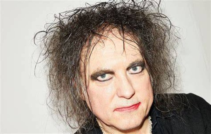 ROBERT SMITH NEEDS TO MAKE NEW CURE ALBUM New Model Radio New Model Radio