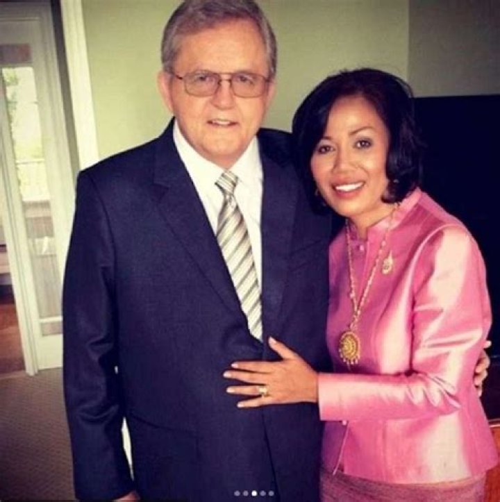 Ron Teigen Sr. Married to Wife Vilailuck Teigen. Bio of Chrissy Teigen