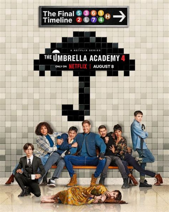 See The Umbrella Academy's Robert Sheehan's Hottest Photos POPSUGAR