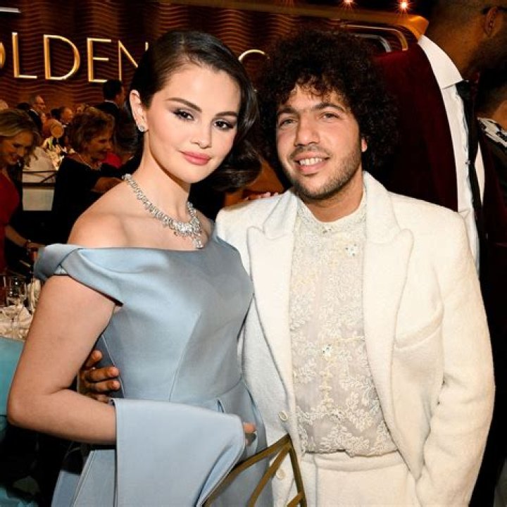 Selena Gomez Movie Date with Pregnant Mom Mandy! Photo 2883388 Pregnant Celebrities, Selena