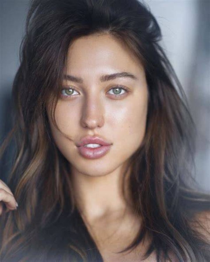 Stefanie Gurzanski Bio, Age, Height Instagram Biography