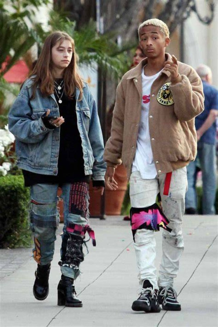 Stella Hudgens And Jaden Smith Kissing