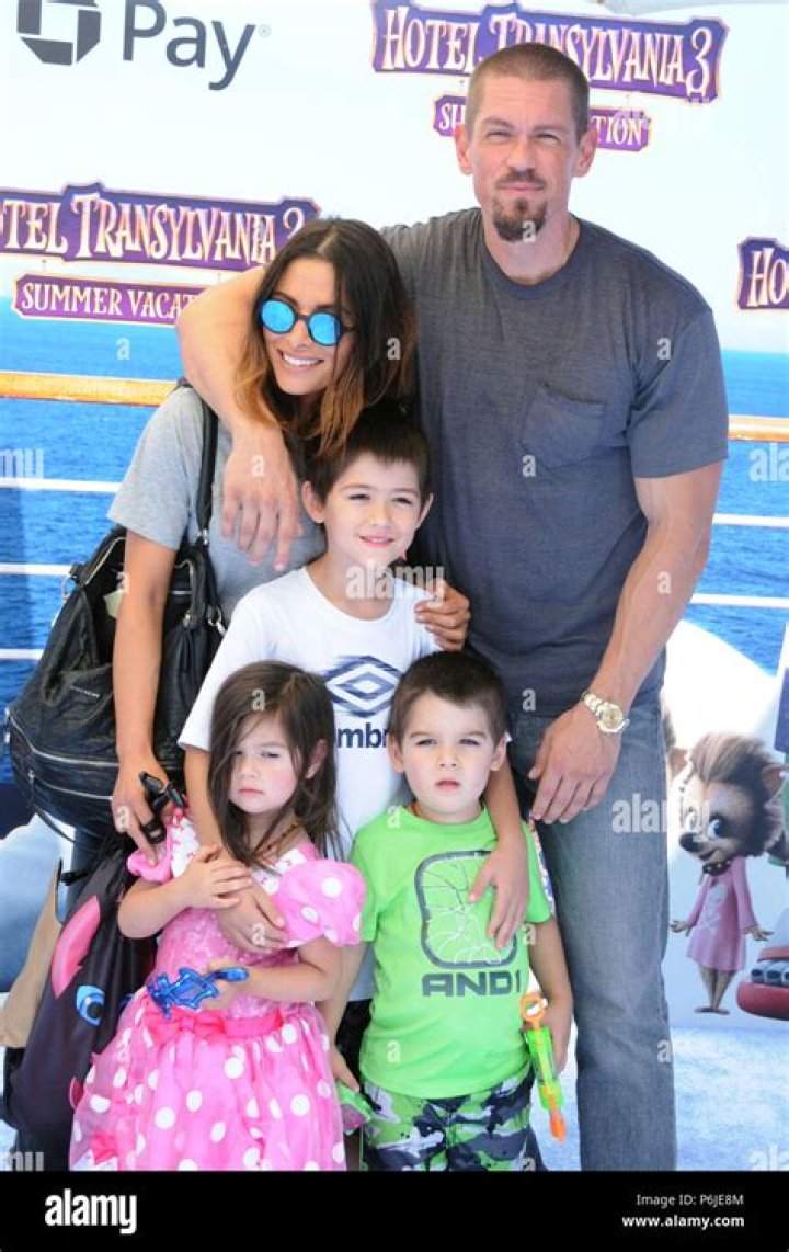 Steve Howey Kids With His Wife Sarah Shahi, Family Ethnicity