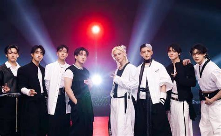 Stray Kids' Hyunjin Suffers Injury While On Tour Koreaboo