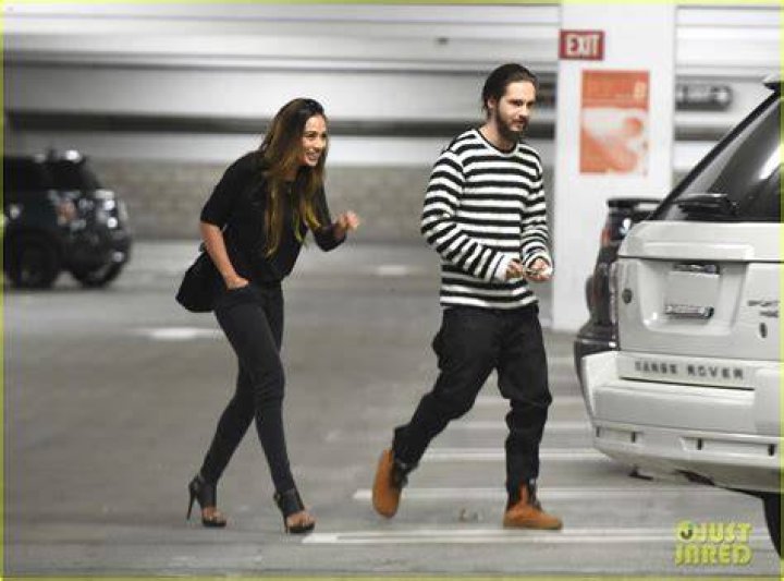 Tom Kaulitz Movie Date Night with Girlfriend Ria Sommerfeld! Photo