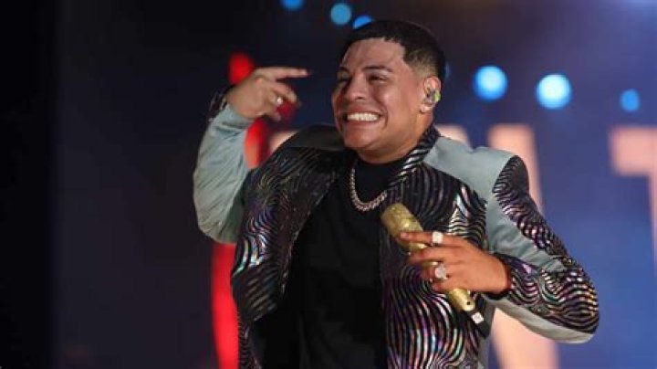 Tras fiesta con Eduin Caz, Neto Coppel permite bandas en playas de Mazatl&aacute;n
