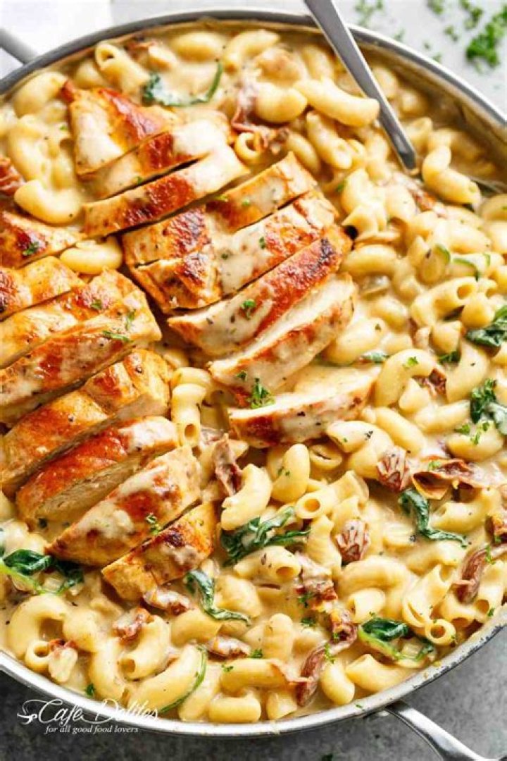 Tuscan Chicken Mac And Cheese (One Pot, Stove Top) Cafe Delites
