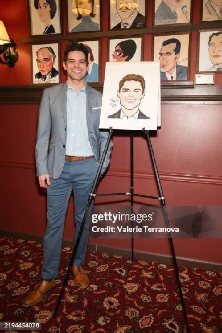 Unveiling Jeremy Jordan's Stature: Height Revealed!