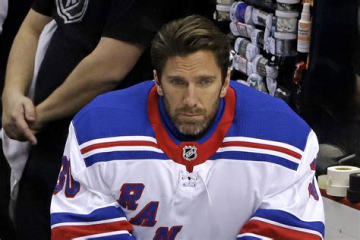 Video Henrik Lundqvist breaks down after Zuccarello question