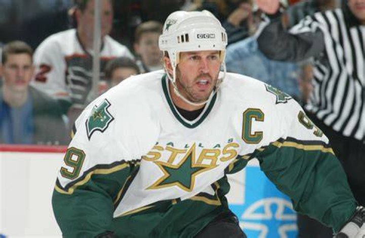 Who is Mike Modano's wife? Former hockey player married golfer Allison