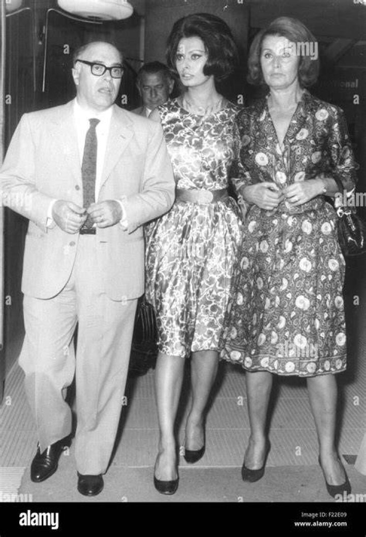 With Mother, Romilda Sofia Loren, Celebrity Families, Mario, Cinema