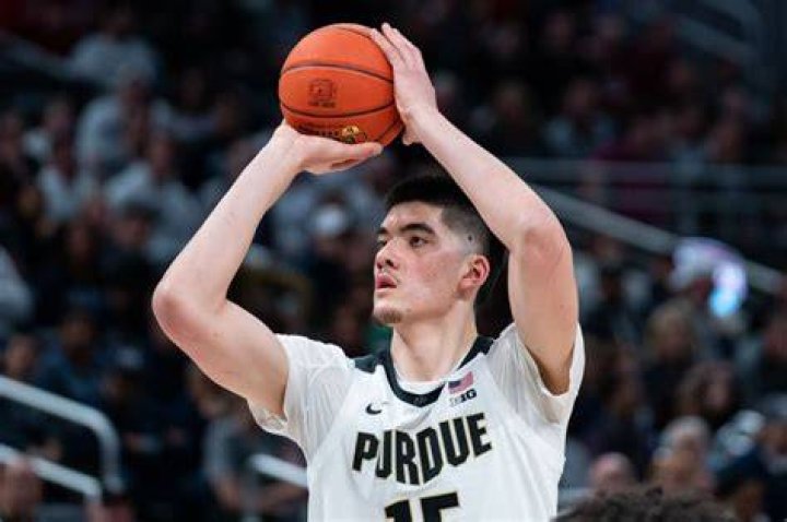 Zach Edey Withdraws From 2023 NBA Draft, Returns To Purdue