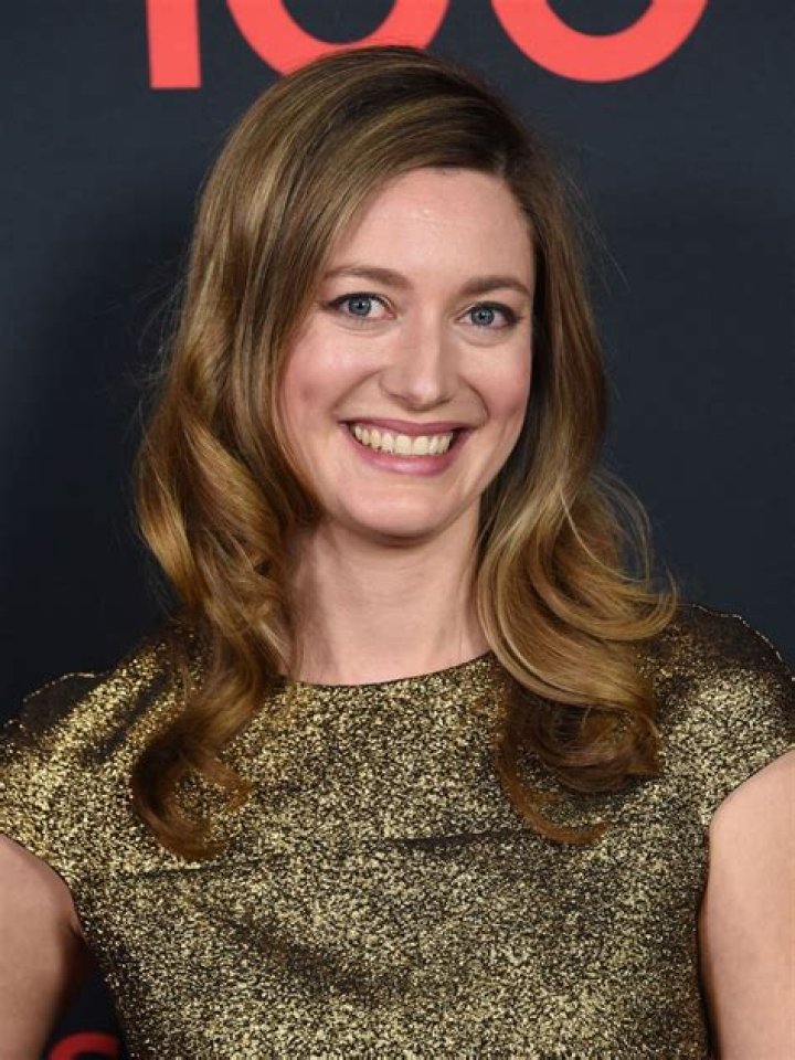 Zoe Perry 5 Fast Facts You Need to Know